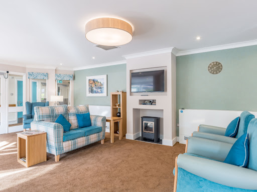 Leonard Lodge - Expert Care in Brentwood