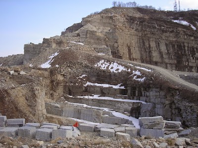 Cave M.P. Di Maurino Ivo & C. Sas - Pietre da tetto e rivestimento, Pavimenti e Marmisti