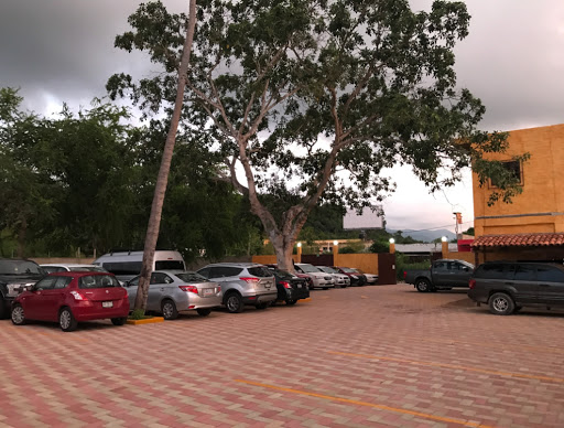 Estacionamiento Cabañas del Capitán