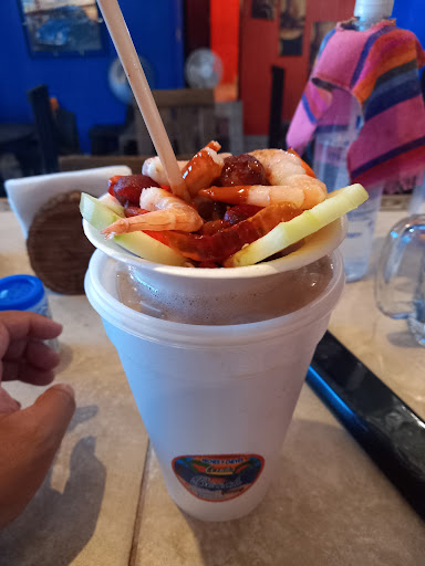 MICHES Y CHEVES CERRITOS BEACH