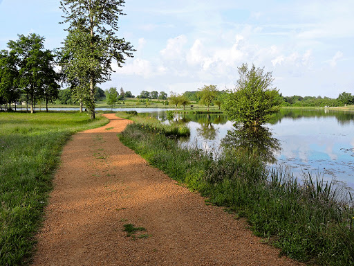 Photo de Plan d'eau et camping municipal
