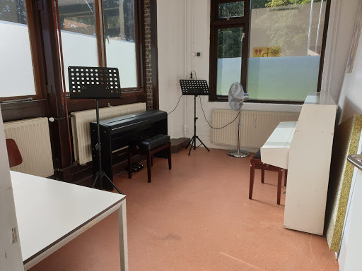 Pianoles, Zangles, Gitaarles & Drumles | School of Music