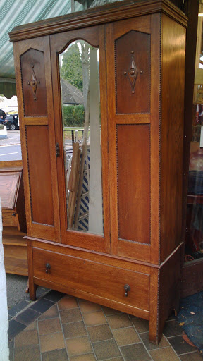 Coulsdon Furniture & Antiques - Thumbnail