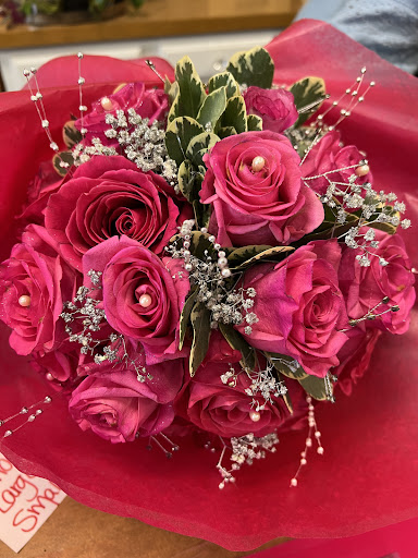 Dehn's Flowers & Gifts - Thumbnail