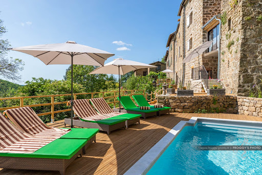 Photo de La Calade chambres d'hôte et espace bien-être, piscine à Jaujac (07380)