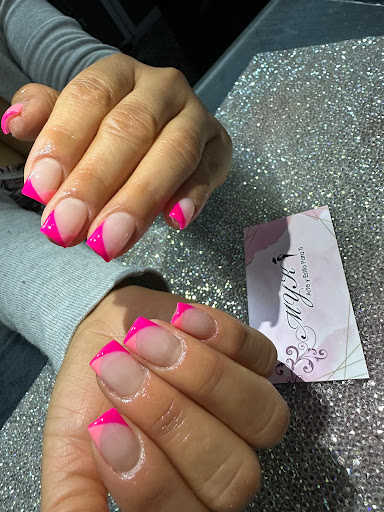 Uñas Myk