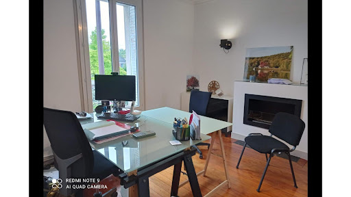 Julie SOLASSOL - Avocat Essonne Logo