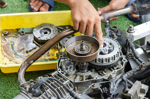 Is your bike engine noisy? Jugnu Automobile Noida provides best-in-class bike engine repair, tuni…