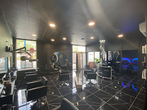 Photo n°2 de Studio Colors by Emilie à Vire Normandie (Salon de coiffure)