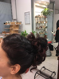 Photo n°7 de Coiffeur Ô Naturel à Roquebrune-sur-Argens (Salon de coiffure)