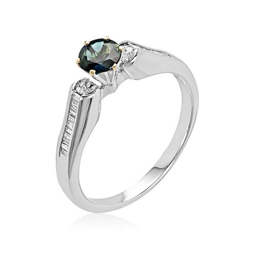 Budapest, Hegyvidék Bevásárlóközpont, Apor Vilmos tér 11-12, 1124