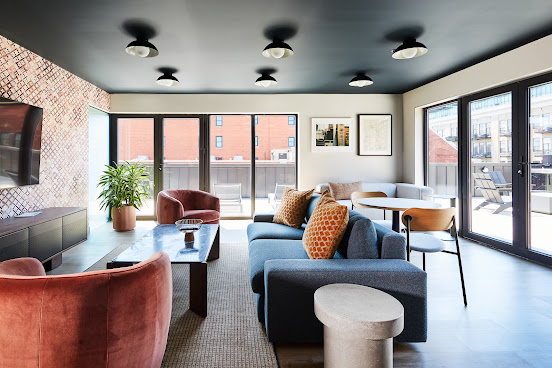 West End Club by null