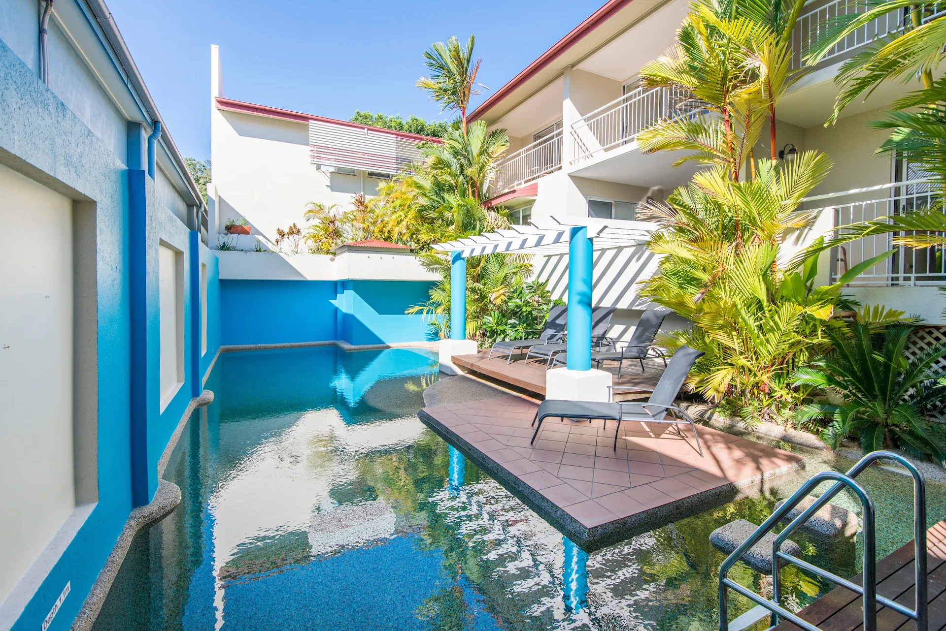 Macrossan House Boutique Holiday Apartments Port Douglas