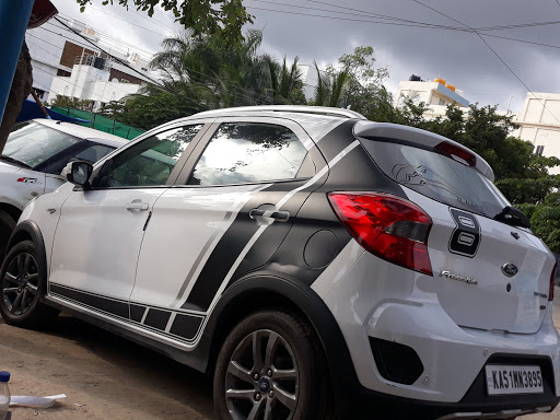 Side body graphics, made in vinyl sticker post image
