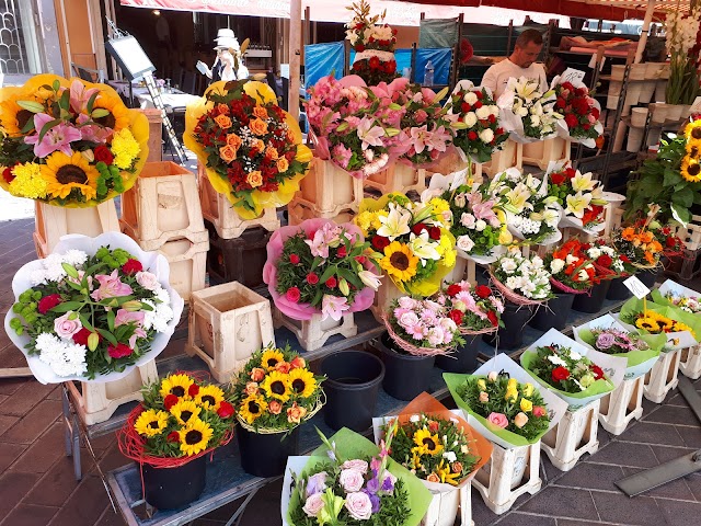 Parking Saleya Marché aux Fleurs
