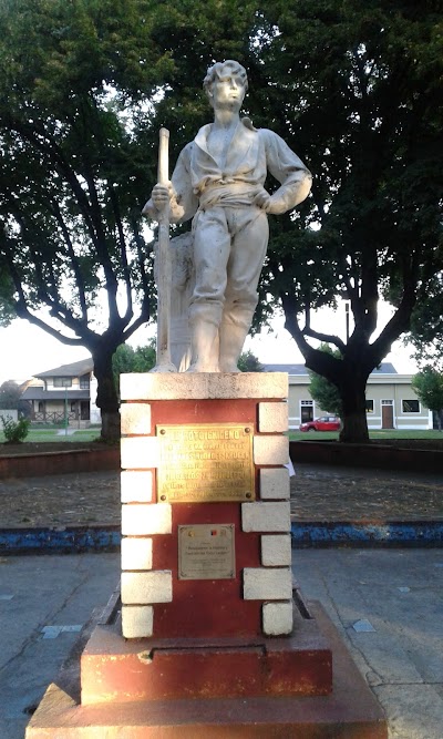 Photos of Roto Chileno Plaza