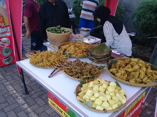 Ayam Goreng Serundeng Khas Ciamis Kinanti, Author: Cecep Komarudin