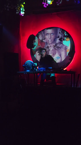 Teléfono de Casa de la Luna - Centro Cultural, Bar, Galería