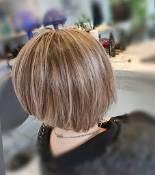 Photo n°21 de Line&hair Emeline Poulet à Moulins (Salon de coiffure)