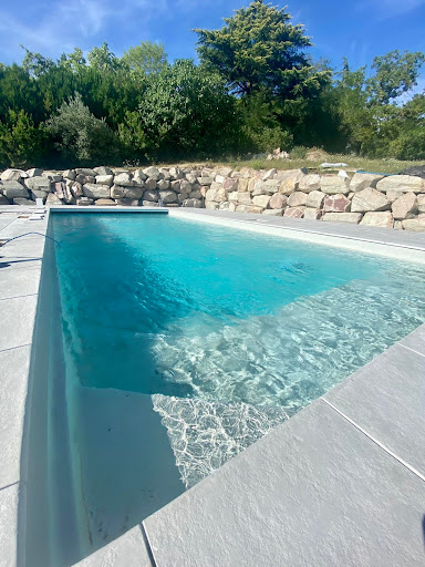 Photo de Piscines Clement - Construction et rénovation de piscines à Prémery (58700)