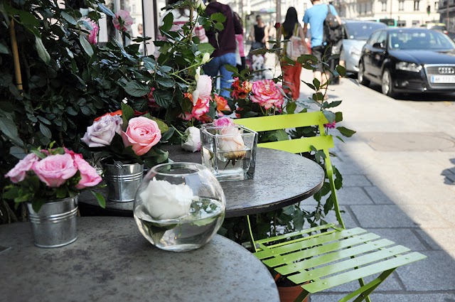 Au Nom de la Rose