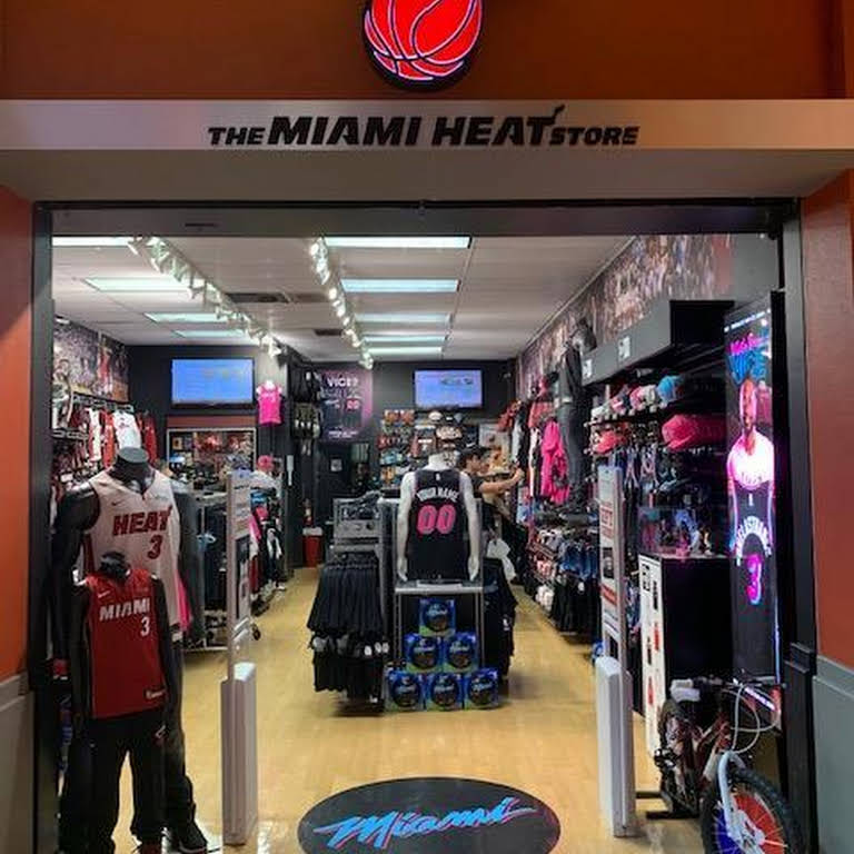 Dwyane Wade – Miami HEAT Store