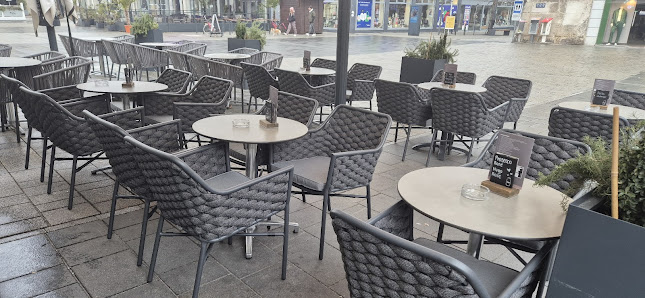 Eterno Cafe - Bar Hauptpl. 34, 2700 Wiener Neustadt, Österreich