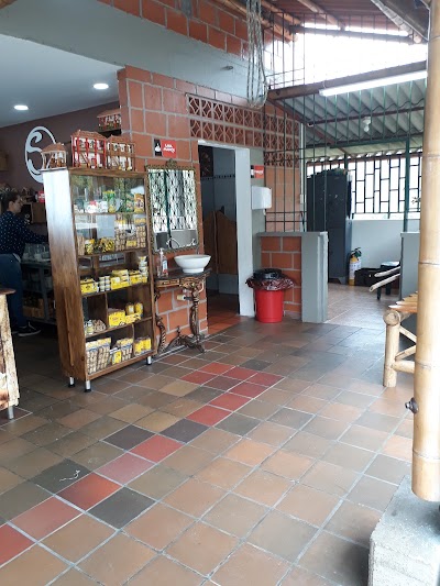 Photos of Saturia