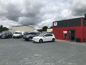 Photo n°3 de Eurorepar CG Automobiles à Rouillé (Vendeur de voitures d'occasion)