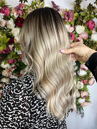 Photo n°7 de Cocoon, salon de coiffure à Pont à Mousson à Pont-à-Mousson (Institut de bronzage)