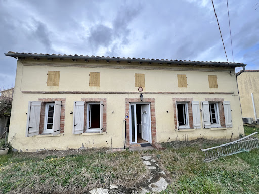 Grosse rénovation dans cette vieille maison de Saint...