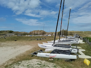 Photo n°2 de Base nautique de Bréville - 8 Milles Nautic à Bréville-sur-Mer (Club de voile)