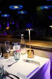 Photo n°14 de Peniche Le Diamant Bleu à Paris (Restaurant français)