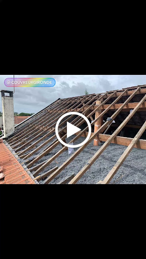 Photo de Le couvreur de Gironde charpentier zingueur velux gouttières - 33240 à Cars (33390)