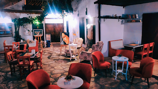 Yarım Han Sanat Cafe