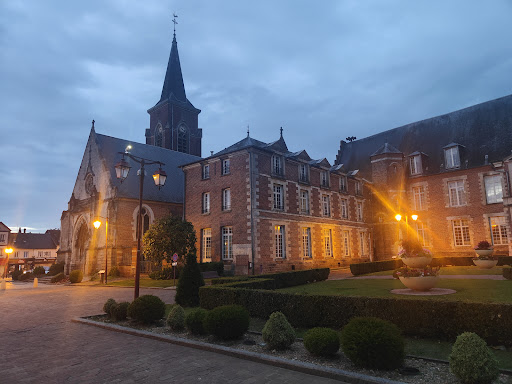 CREVECOEUR-LE-GRAND - Centre