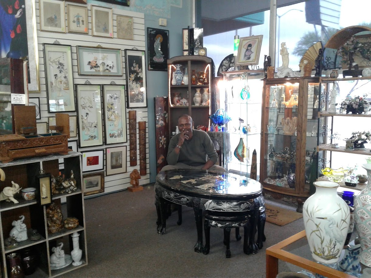 Speedway Antique Mall,Jazzmins Corner