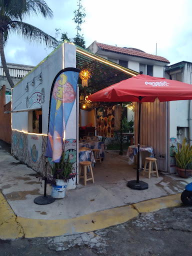 La Esquinita-Mariscos y Birria