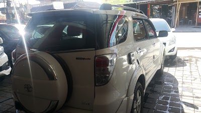 car-dealer