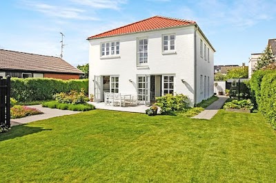 Photos of Realm&aelig;glerne Jacobsen & H&oslash;jer ApS.