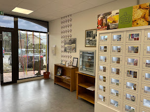 Photo n°4 de Click & POULETTE - Épicerie libre-service en casiers (Beaujolais) à Pommiers (Marché alimentaire)