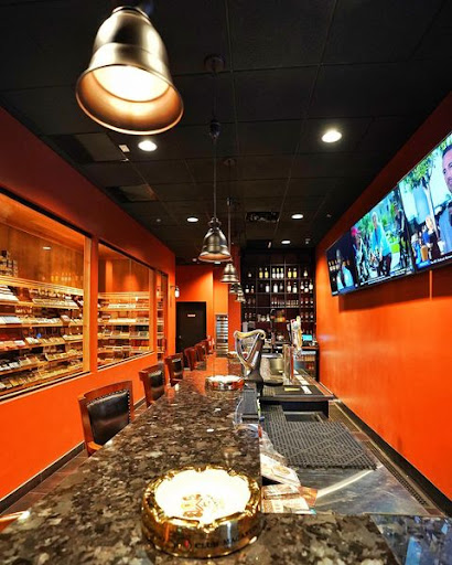 Hecho A Mano Cigar Lounge - Thumbnail