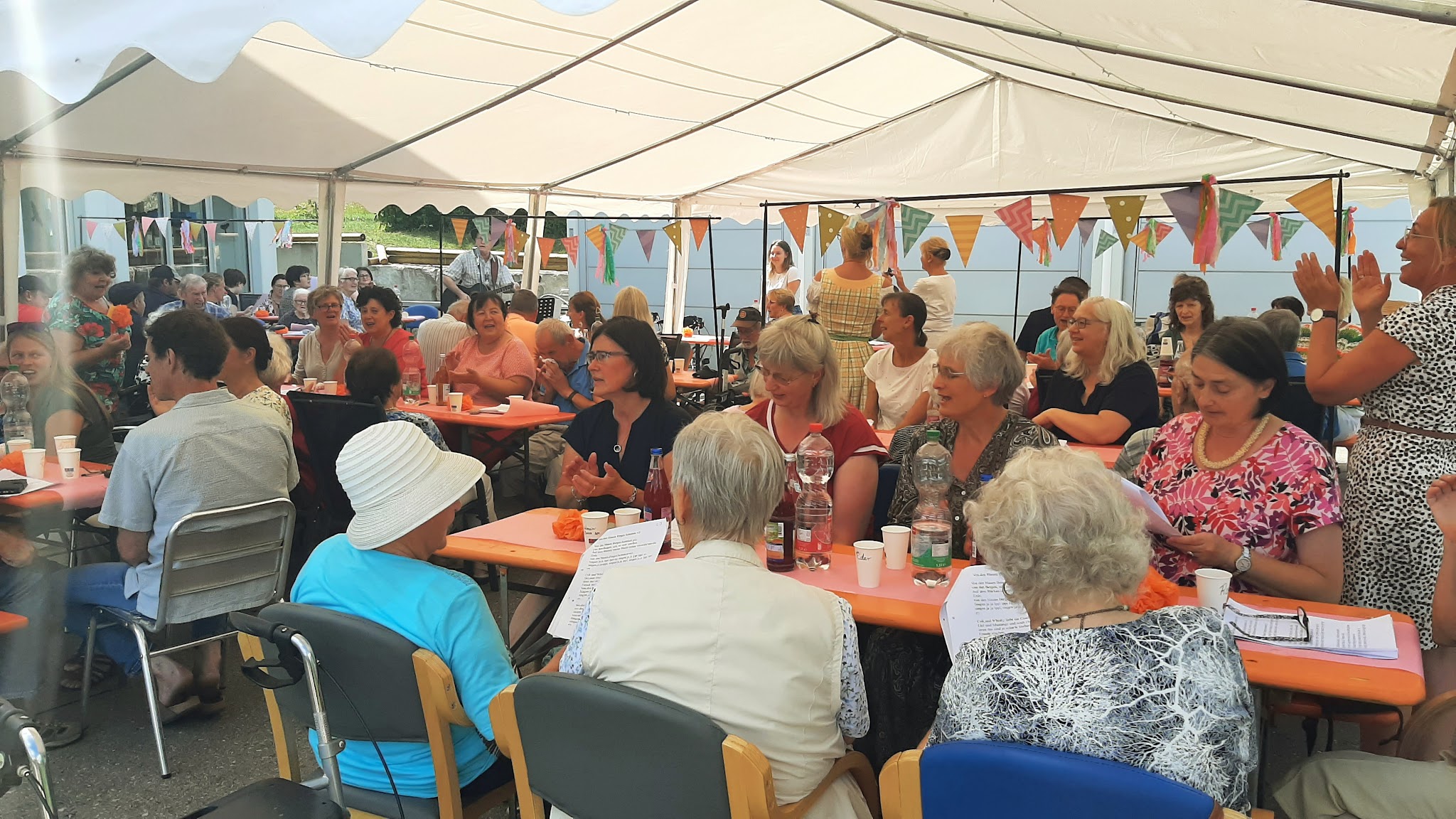 Happy Days Tagesstätte für Senioren – Bild 42