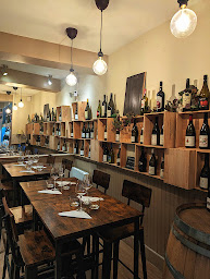 Photo n°5 de Caviste Vinosfera - Dégustations - Vins et Champagne à Paris (Cave à vins)