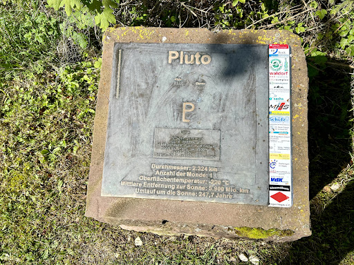Planetenlehrpfad "Pluto"