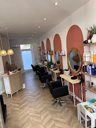 Photo n°2 de L’Atelier By Algc à Mons-en-Pévèle (Salon de coiffure)