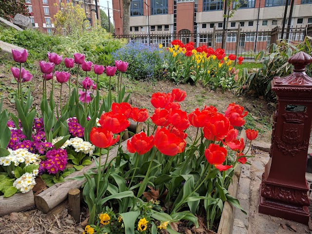 Square Jardin Gare de Charonne