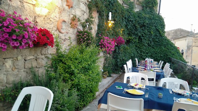 Quattro Gatti di Iudice Marcello E Dudakova Livia SNC