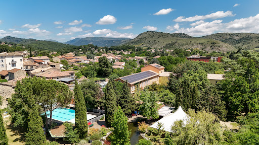 Photo de Clos des Mouliniers - Gites 5* en Ardèche - Piscine - Massages bien-être sur place à Saint-Privat (07200)