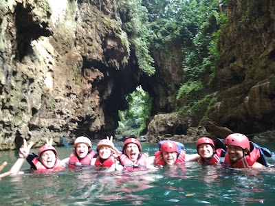 Photos of surVive GIEZAG Kayaking
